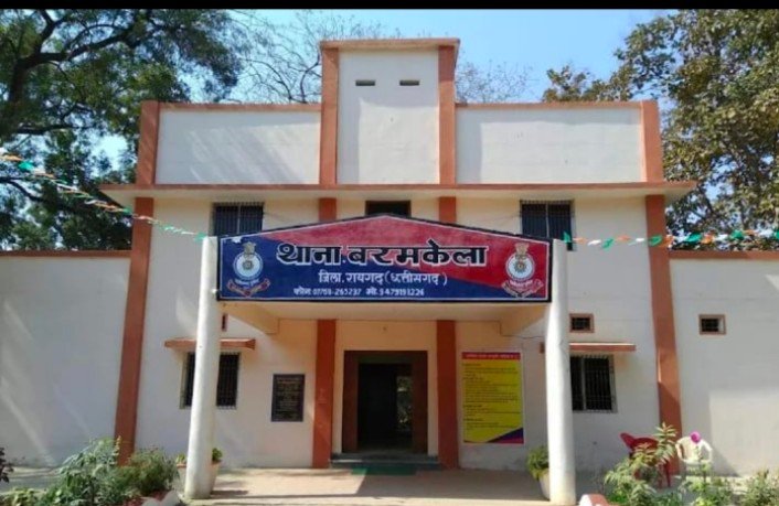 बरमकेला के पेट्रेाल पंप मे दिन-दहाड़े 10 हजार रूपये की चोरी ! पेटीएम स्वाईप मशीन भी अपने साथ ले गये चोर