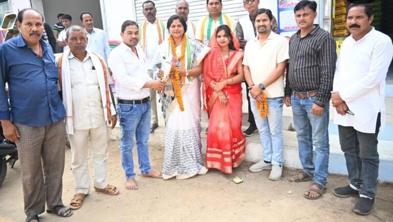 विधायक कविता प्राण लहरे की गरिमामयी उपस्थिति में श्री राधा कृष्ण अनाज भंडार का शुभारंभ, स्थानीय व्यवसाय को मिला प्रोत्साहन