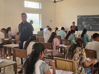 सीजी पीएससी राज्य सेवा परीक्षा 2025: कलेक्टर डॉ. संजय कन्नौजे की सख़्त निगरानी में शांतिपूर्ण और अनुशासित माहौल में सम्पन्न हुई परीक्षा