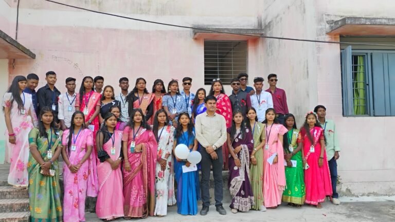 शासकीय उच्चतर माध्यमिक विद्यालय सिमगा में गरिमामयी विदाई समारोह, प्राचार्य सतीश प्रकाश सिंह के प्रेरक संदेश से गूंजा परिसर