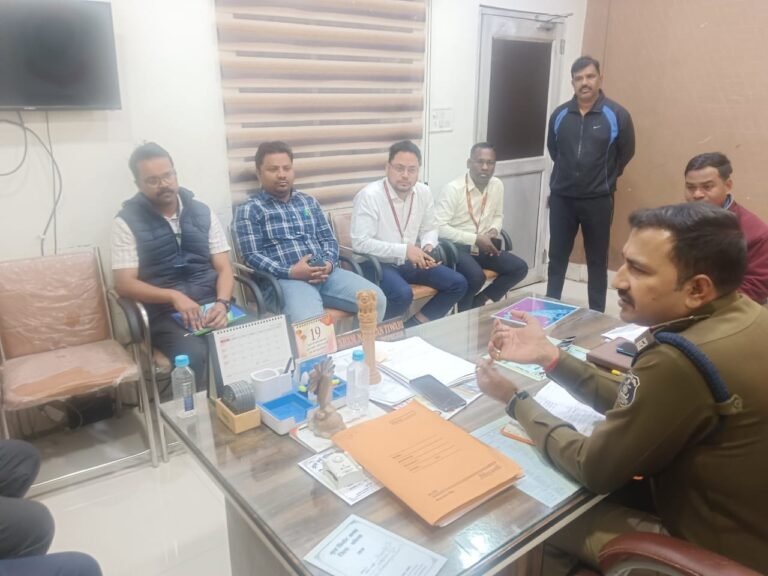 बैंक सुरक्षा पर सख्त पहरा: कटघोरा में सक्रिय दिखे थाना प्रभारी धर्मनारायण तिवारी