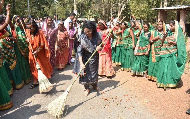 कलेक्टर के नेतृत्व में ग्राम कमकापार बना स्वच्छता और जल संरक्षण की नई मिसाल