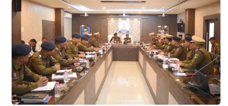 बिलासपुर रेंज आईजी रामगोपाल गर्ग की जांजगीर-चांपा में सख्त समीक्षा बैठक, अपराध नियंत्रण और लंबित मामलों के त्वरित निराकरण के दिए कड़े निर्देश