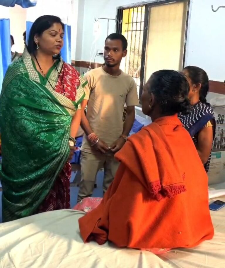 जनसेवा का जीवंत उदाहरण: विधायक ने किया सामुदायिक स्वास्थ्य केंद्र बिलाईगढ़ का औचक निरीक्षण