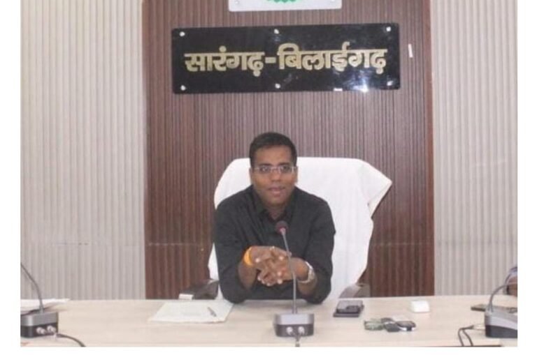  कलेक्टर डॉ. संजय कन्नौजे की सख्ती से शिक्षा व्यवस्था को नई दिशा—शासकीय उच्चतर माध्यमिक विद्यालय बेलटिकरी का औचक निरीक्षण 