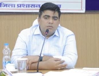 डिजिटल कनेक्टिविटी को बढ़ावा देने कलेक्टर की पहल, मोबाइल टावर योजना की समीक्षा