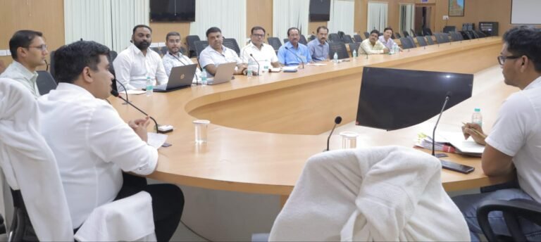 रसोई गैस-पेट्रोल की कमी की अफवाहों से बचें, जिले में पर्याप्त भंडारण: कलेक्टर