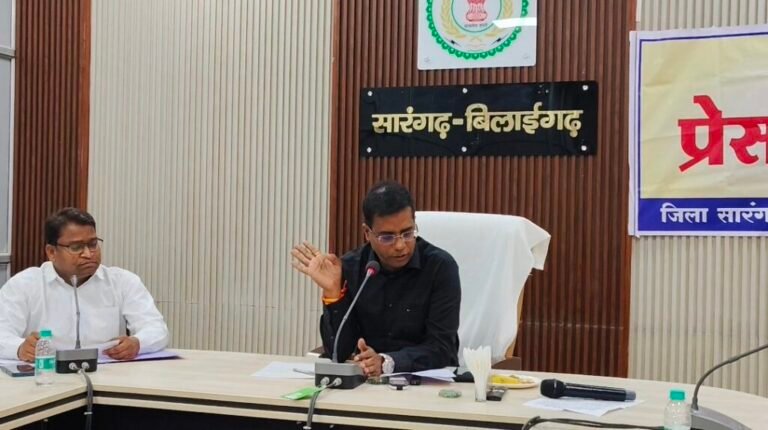 सारंगढ़-बिलाईगढ़ में राहत की बड़ी खबर: कलेक्टर डॉ. कन्नौजे की सक्रियता से पेट्रोल, डीजल व गैस की भरपूर उपलब्धता