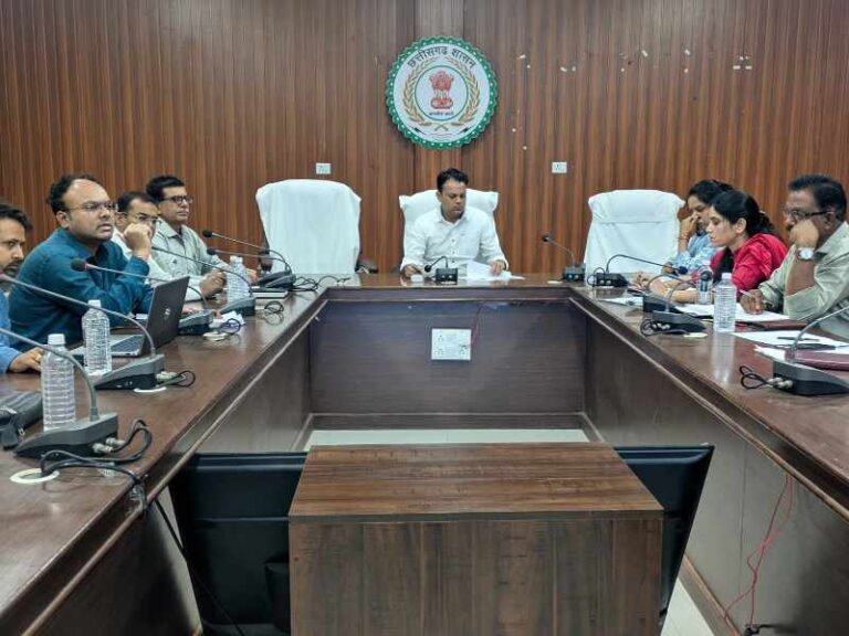 कलेक्टर की सख्ती: बच्चों के आधार बायोमेट्रिक अपडेट में लापरवाही नहीं चलेगी, 31 मार्च तक लक्ष्य पूरा करने के निर्देश