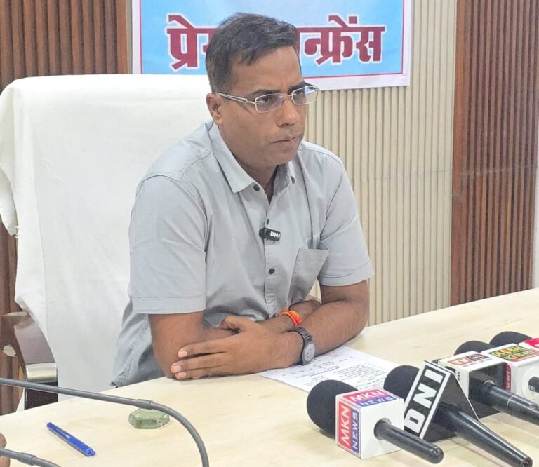 संवेदनशील नेतृत्व, तेज़ प्रशासन: कलेक्टर डॉ. संजय कन्नोजे ने बदली सारंगढ़-बिलाईगढ़ की तस्वीर”