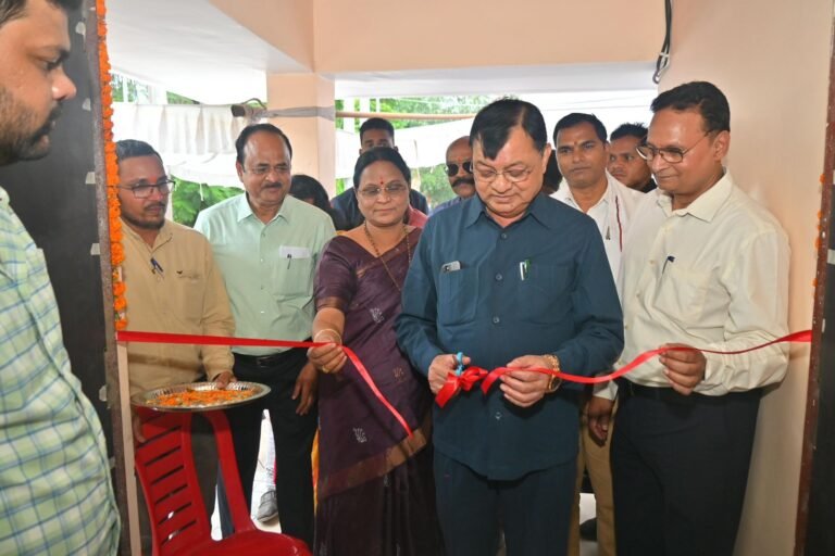  कोरबा को मिली मजबूत बिजली व्यवस्था की सौगात — मंत्री लखन लाल देवांगन ने 1×5 एमवीए क्षमता वाले 33/11 केवी विद्युत उपकेंद्र का किया लोकार्पण