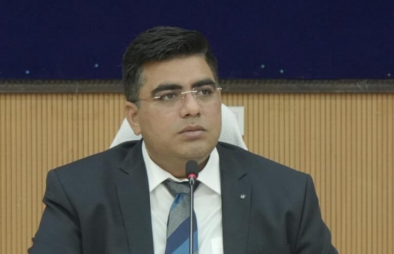 जनगणना 2027 : स्व-गणना 16 से 30 अप्रैल तक, कलेक्टर श्री कुणाल दुदावत ने दिए व्यापक प्रचार-प्रसार के निर्देश