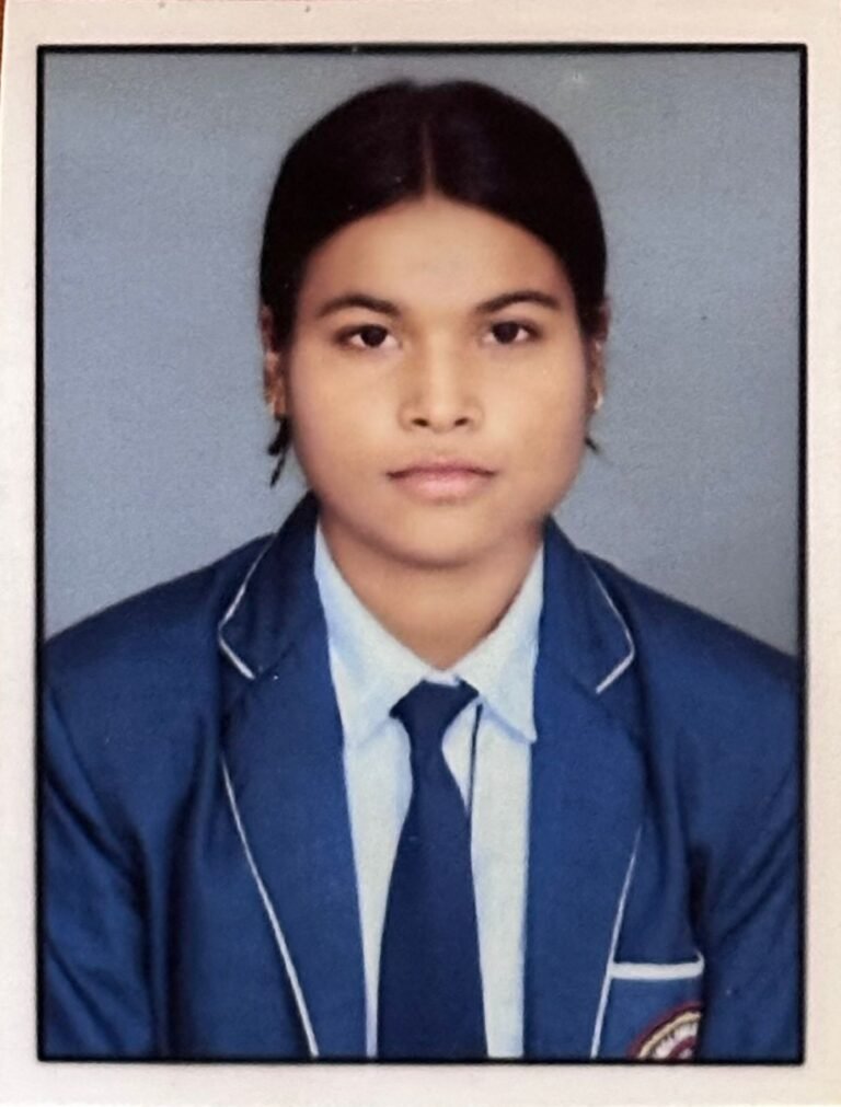 “माता-पिता के आशीर्वाद से मिली सफलता” — कटघोरा की बेटी निधि महंत ने प्रथम श्रेणी में लहराया परचम