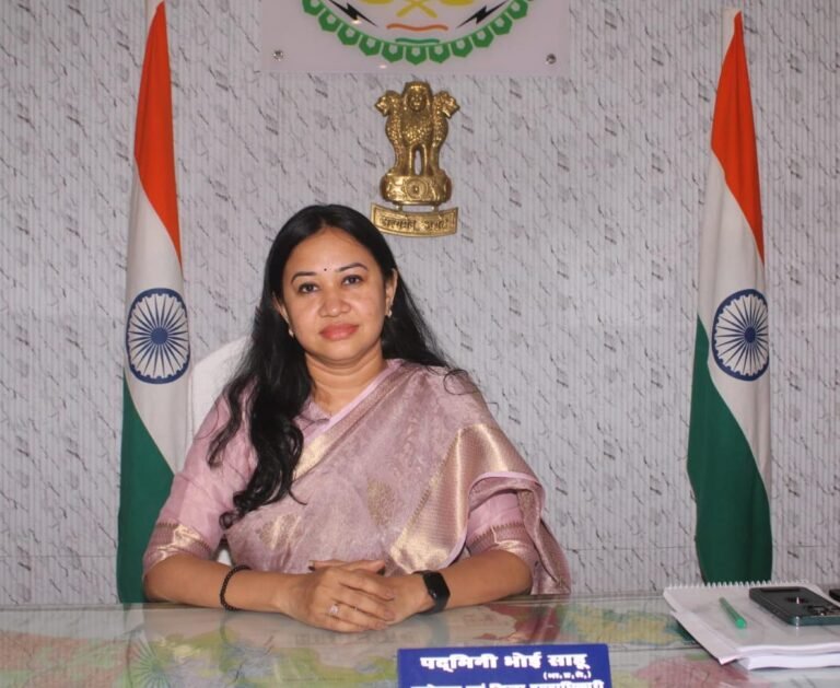 प्रशासनिक कसावट की नई उम्मीद: आईएएस पद्मिनी भोई साहू ने संभाली सारंगढ़-बिलाईगढ़ जिले की कमान
