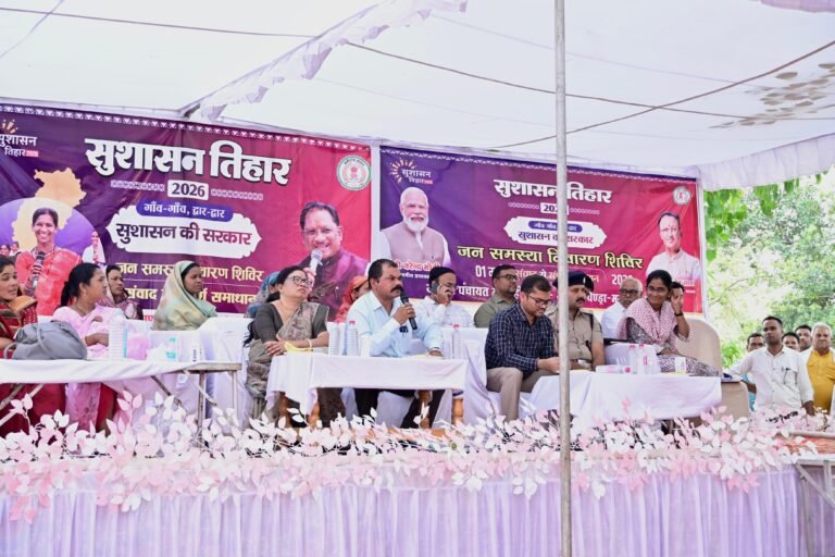 एक्शन मोड में कलेक्टर डॉ. संतोष कुमार देवांगन: मरवाही से दिया सुशासन का बड़ा संदेश, राजस्व अमले को अंतिम चेतावनी